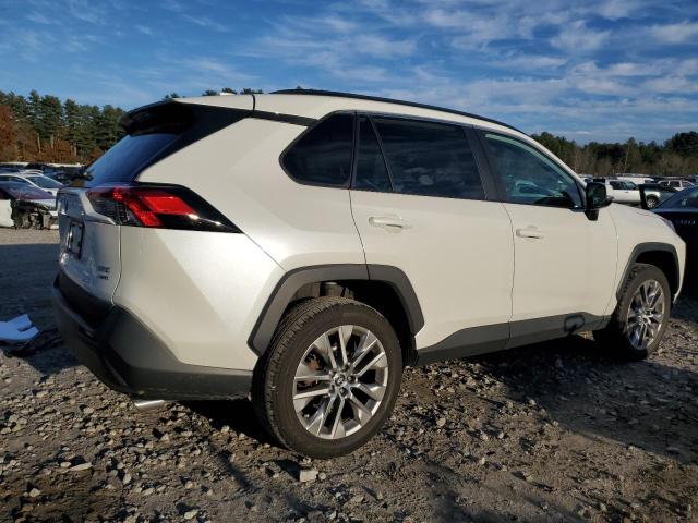 Obraz 3 z 2021 TOYOTA RAV4 XLE PREMIUM 2021 z VIN 2T3A1RFV9MW244515