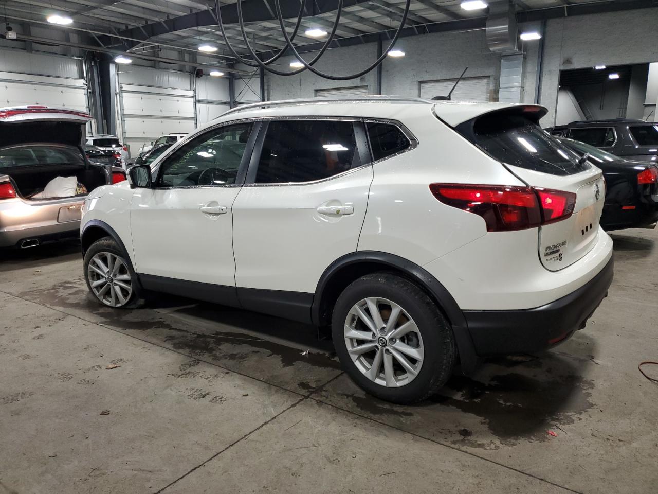 Obraz 2 z 2019 NISSAN ROGUE SPORT S 2019 z VIN JN1BJ1CR1KW337933