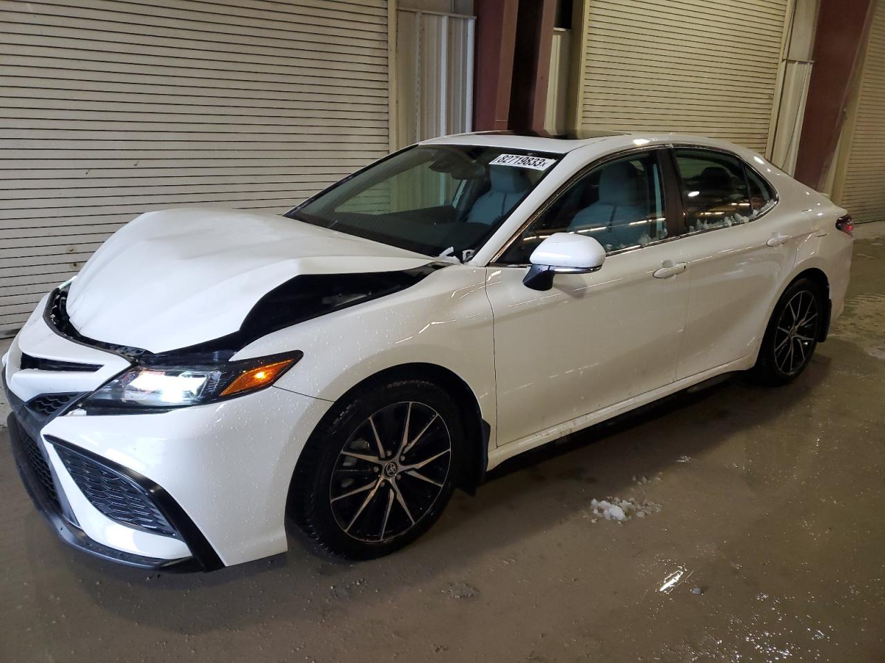 Image 1 of 2022 TOYOTA CAMRY SE 2022 with VIN 4T1T11BK2NU060582