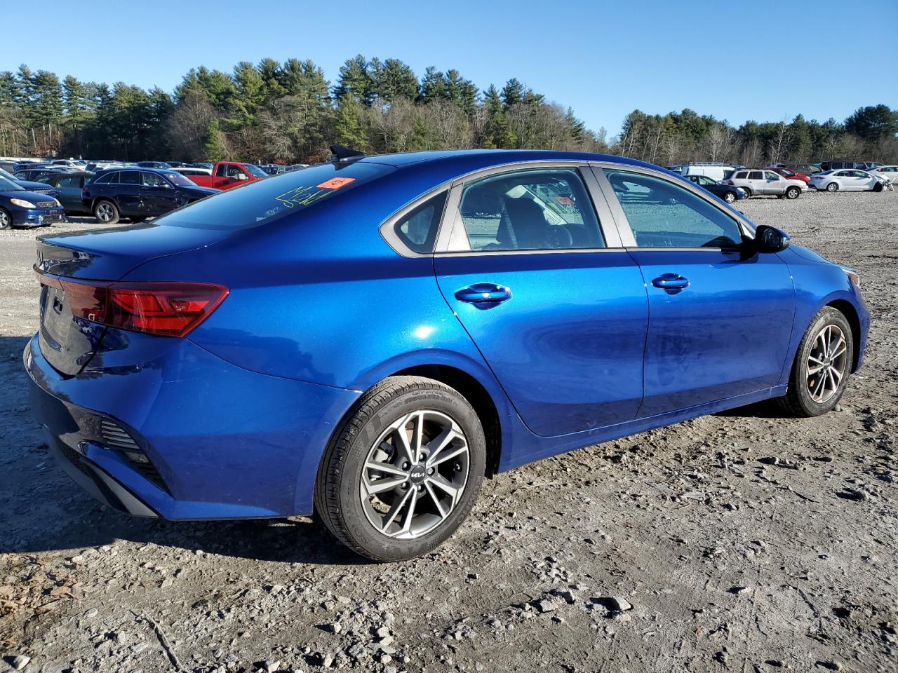 Изображение 3 2023 KIA FORTE LX 2023 с VIN 3KPF24AD0PE685471