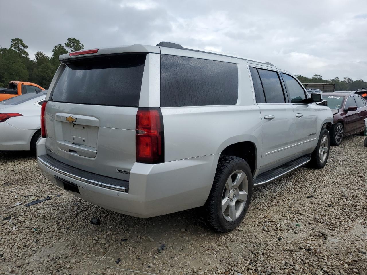 Изображение 3 2018 CHEVROLET SUBURBAN C1500 PREMIER 2018 с VIN 1GNSCJKC4JR195313