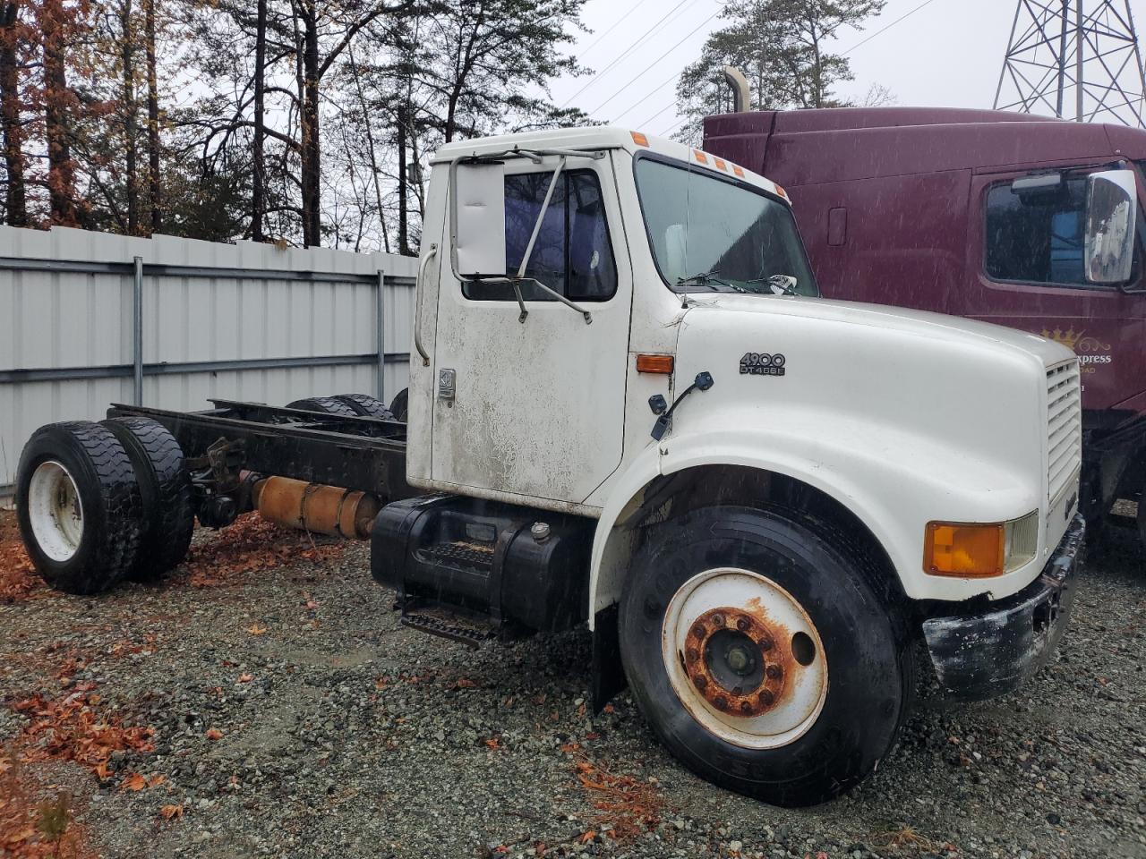 2000 INTERNATIONAL 4000 4900 2000 image
