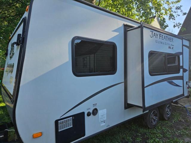 Изображение 2 2015 JAYCO JAYFE16XRB 2015 с VIN 1UJBJHBJ4F1JS0137