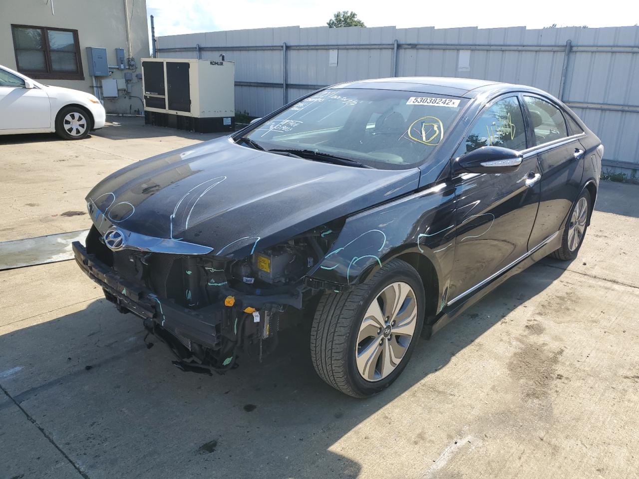 Image 2 of 2015 HYUNDAI SONATA HYBRID 2015 with VIN KMHEC4A48FA124845