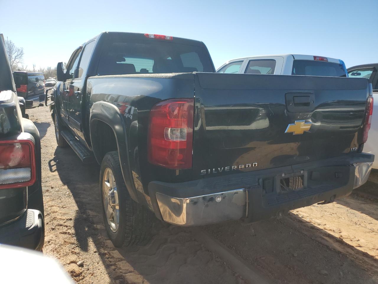 Image 2 of 2014 CHEVROLET SILVERADO K2500 HEAVY DUTY LTZ 2014 with VIN 1GC1KYE8XEF122008