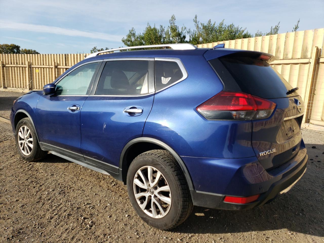 Obraz 2 z 2020 NISSAN ROGUE S 2020 z VIN JN8AT2MV8LW103962
