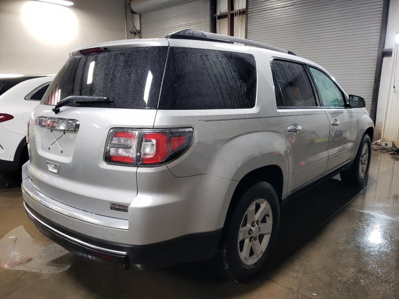Image 3 of 2014 GMC ACADIA SLE 2014 with VIN 1GKKRPKD0EJ375478