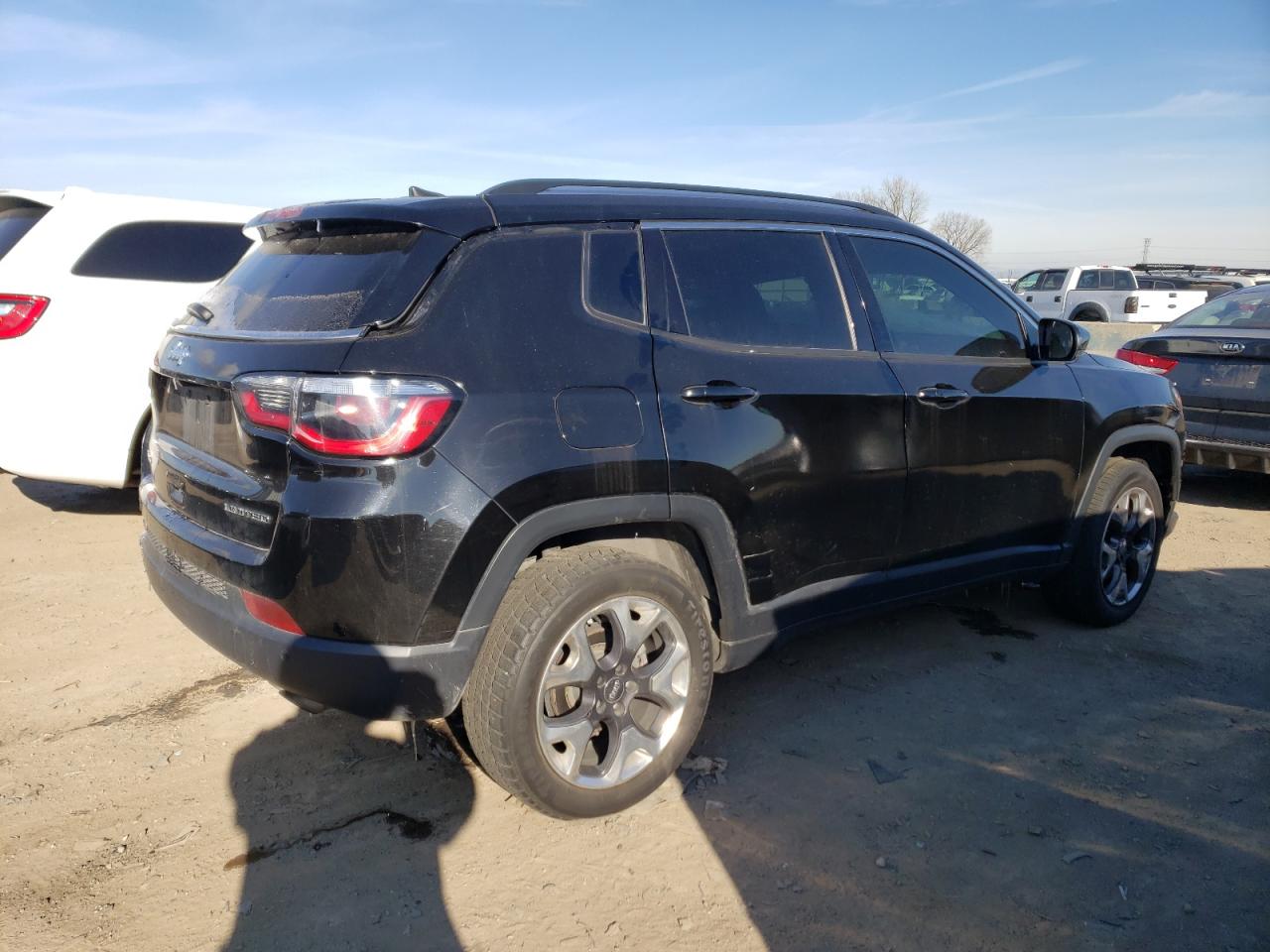 Image 3 of 2018 JEEP COMPASS LIMITED 2018 with VIN 3C4NJDCB5JT333970