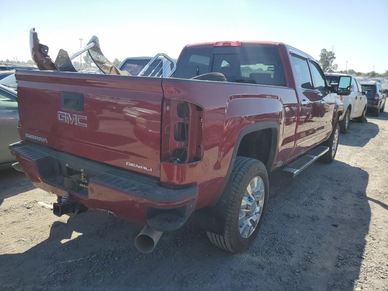 Obraz 3 z 2019 GMC SIERRA K2500 DENALI 2019 z VIN 1GT12SEY9KF183018