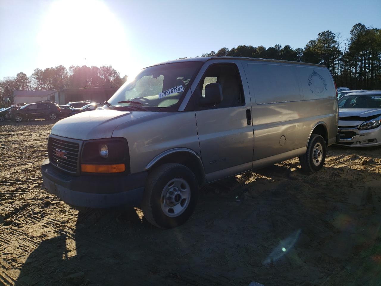 2004 GMC SAVANA G2500 2004 image