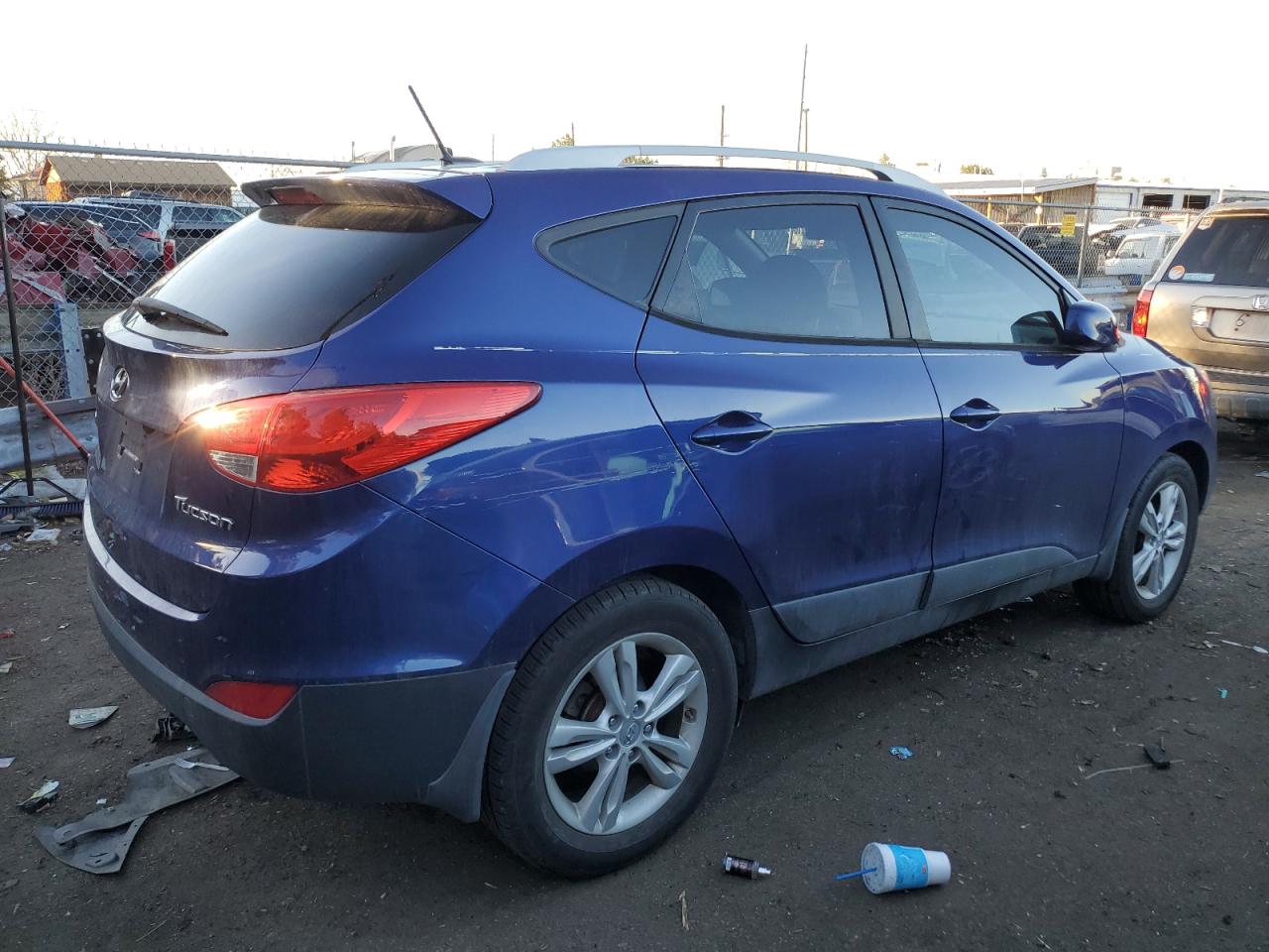 Image 3 of 2011 HYUNDAI TUCSON GLS 2011 with VIN KM8JU3AC4BU300957