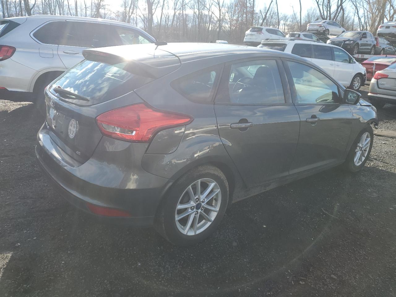 Image 3 of 2016 FORD FOCUS SE 2016 with VIN 1FADP3K25GL401068