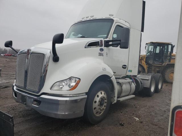 Image 2 of 2017 KENWORTH CONSTRUCTION T680 2017 with VIN 1XKYDP9X8HJ145247