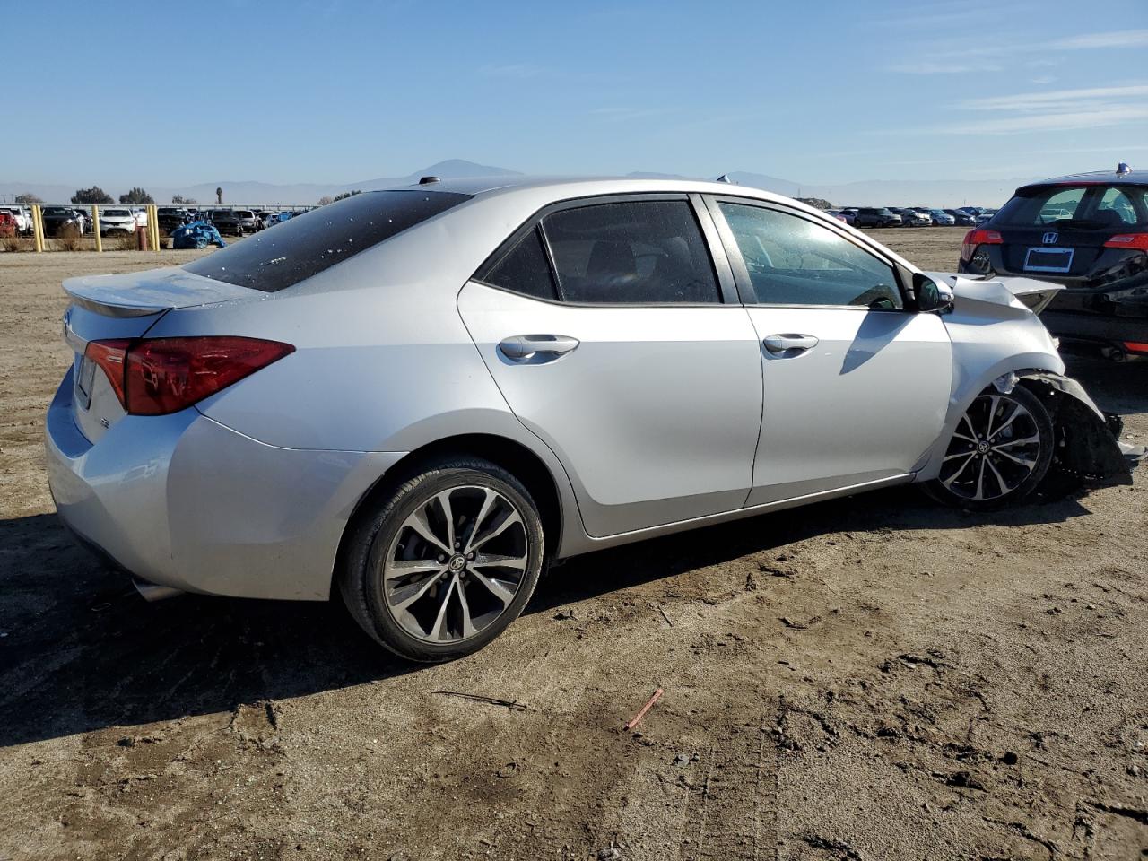 Изображение 3 2017 TOYOTA COROLLA L 2017 с VIN 5YFBURHE6HP578235