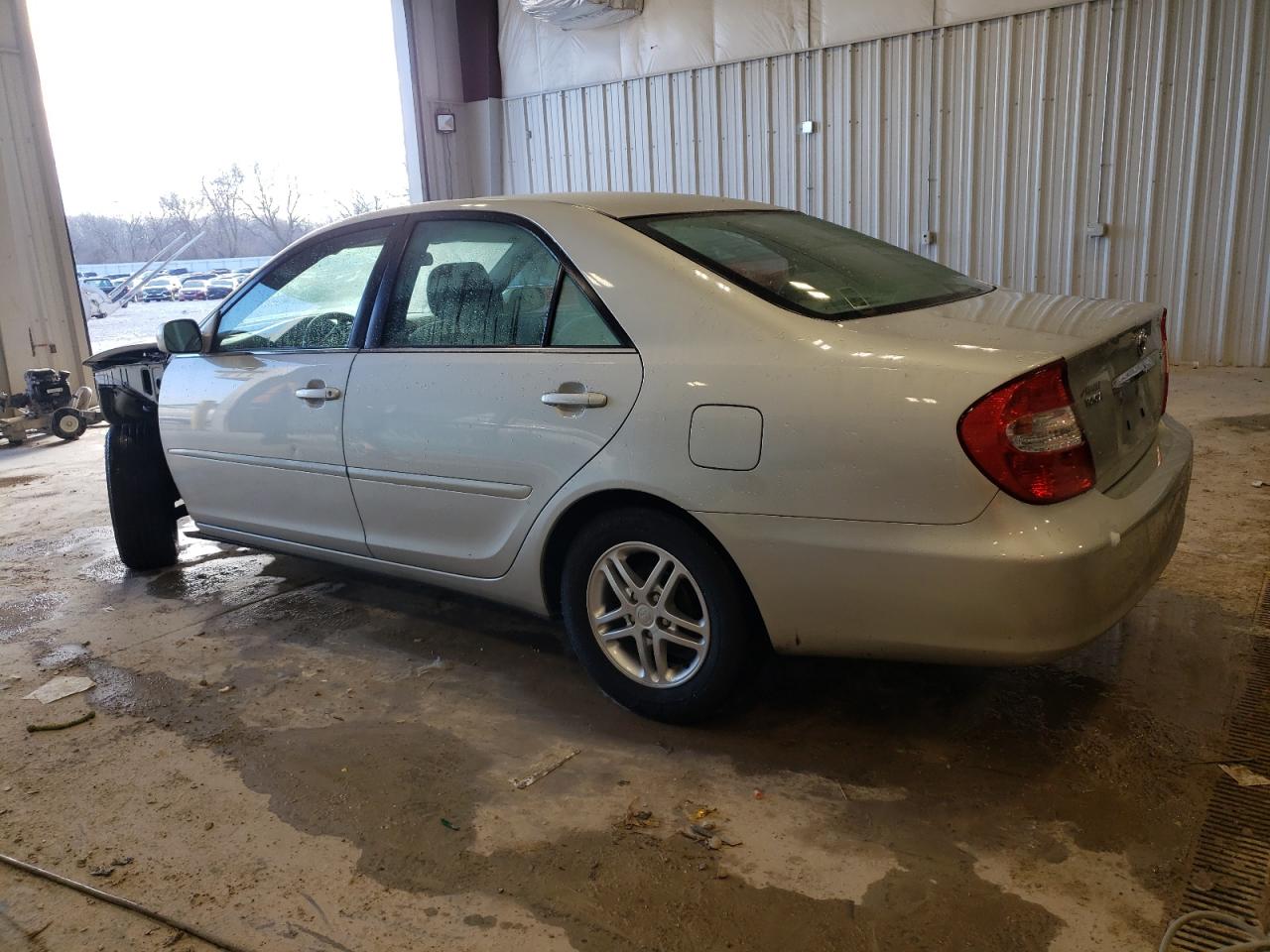 Изображение 2 2002 TOYOTA CAMRY LE 2002 с VIN 4T1BE32K12U615545
