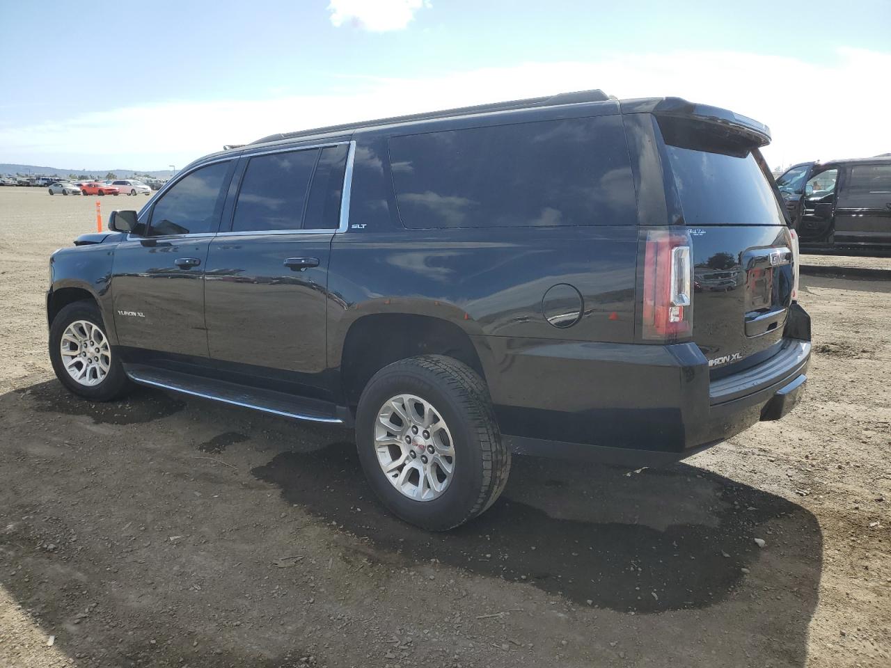 Изображение 2 2018 GMC YUKON XL K1500 SLT 2018 с VIN 1GKS2GKC3JR331059