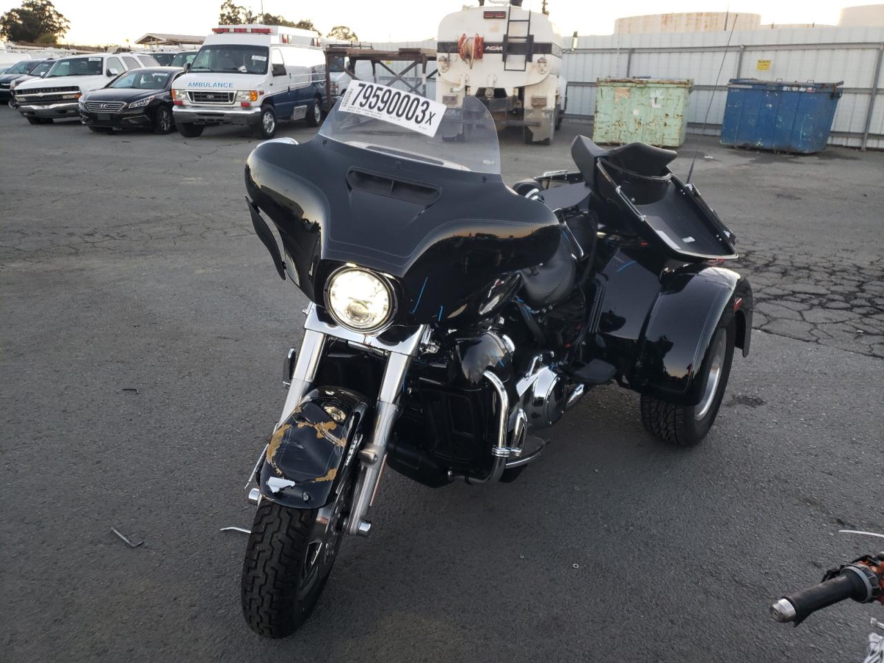 Obraz 2 z 2023 HARLEY-DAVIDSON FLHTCUTG  2023 z VIN 1HD1MAF22PB851172