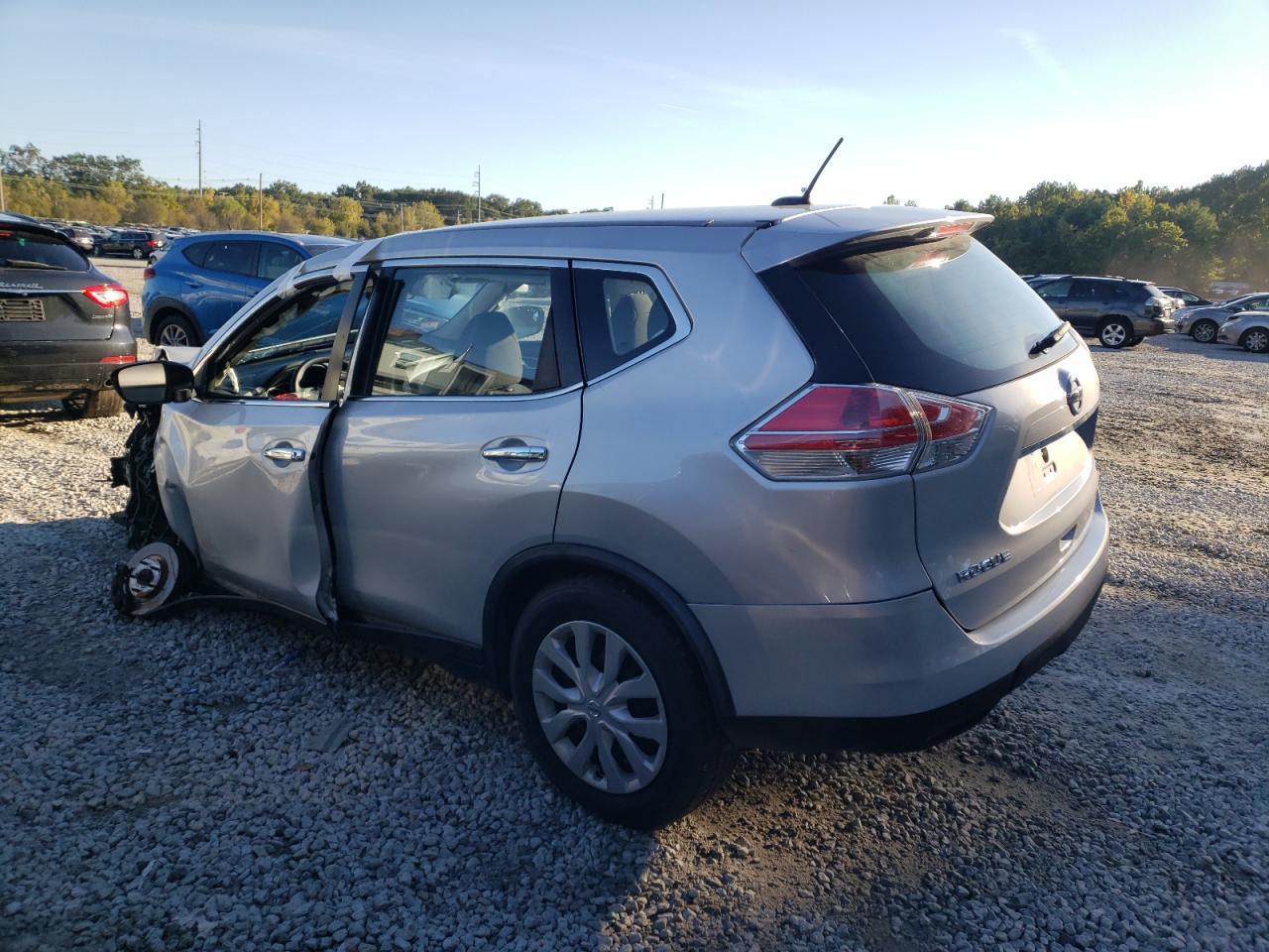 Image 2 of 2015 NISSAN ROGUE S 2015 with VIN KNMAT2MV0FP546083