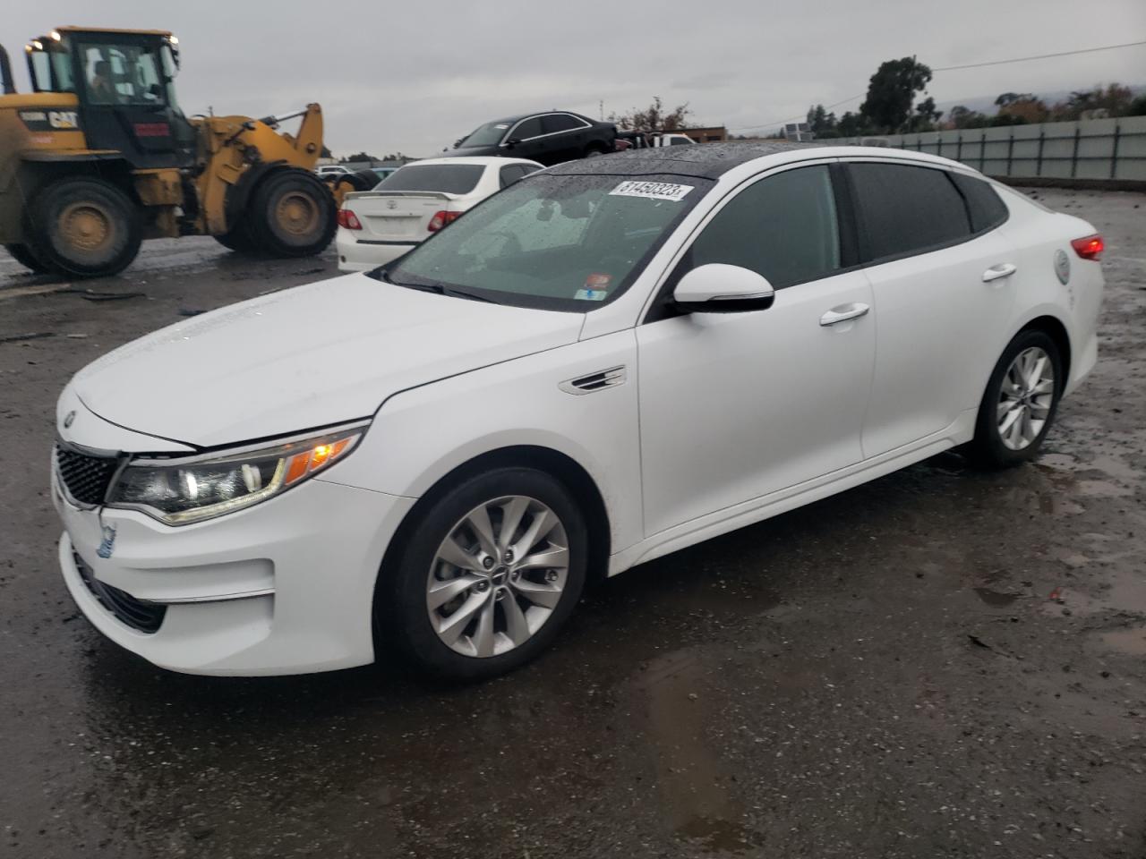 Изображение 1 2016 KIA OPTIMA EX 2016 с VIN 5XXGU4L32GG074545