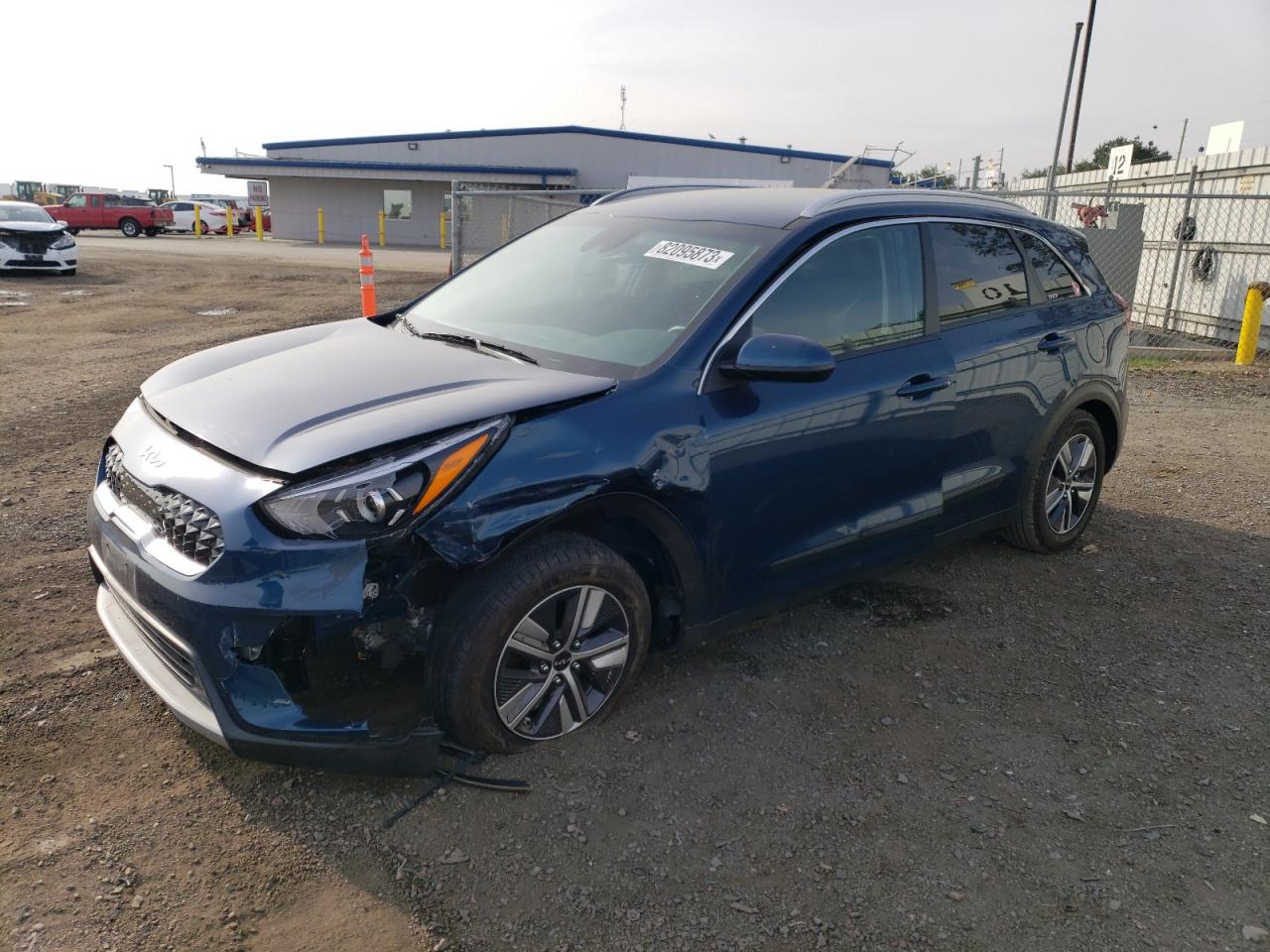 Image 1 of 2022 KIA NIRO LX 2022 with VIN KNDCB3LC7N5523542
