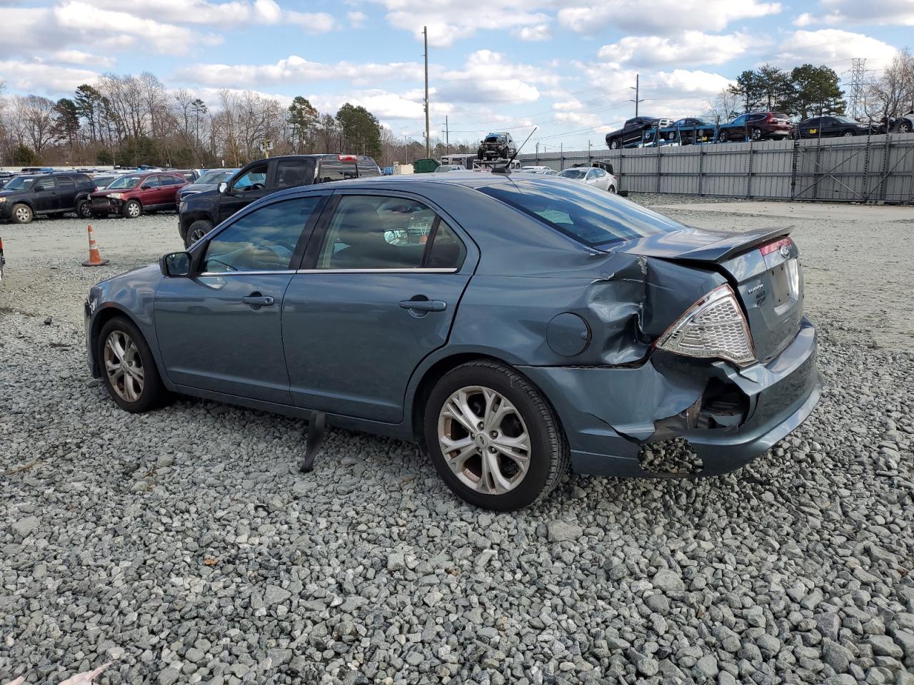 Image 2 of 2012 FORD FUSION SE 2012 with VIN 3FAHP0HAXCR274019