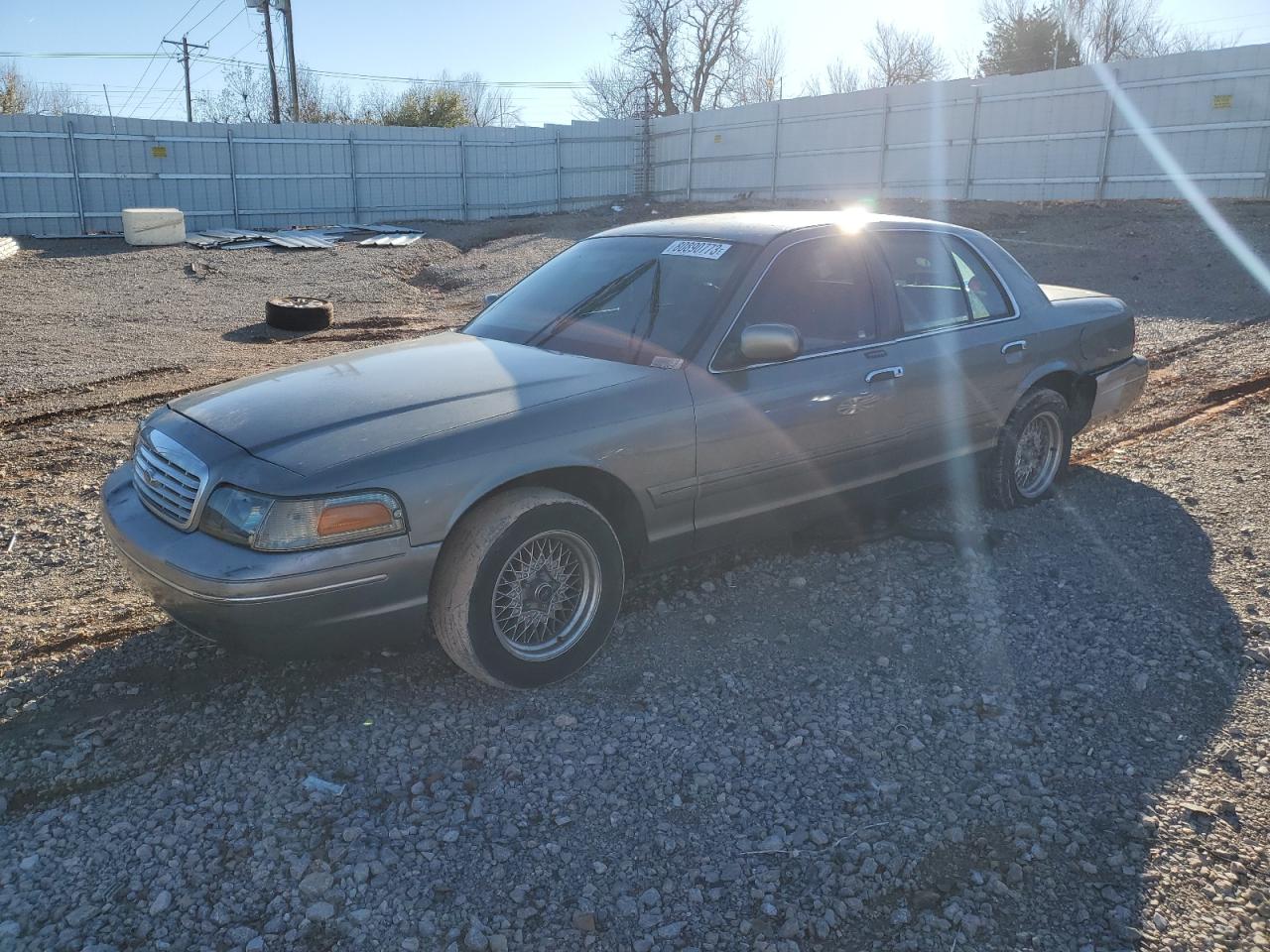 Изображение 2001 FORD CROWN VICTORIA LX 2001