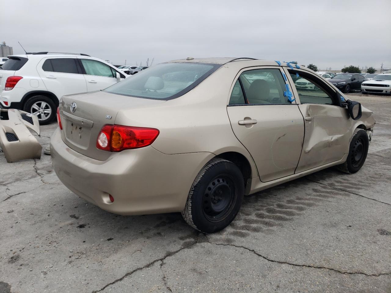 Изображение 3 2010 TOYOTA COROLLA BASE 2010 с VIN 2T1BU4EEXAC288092