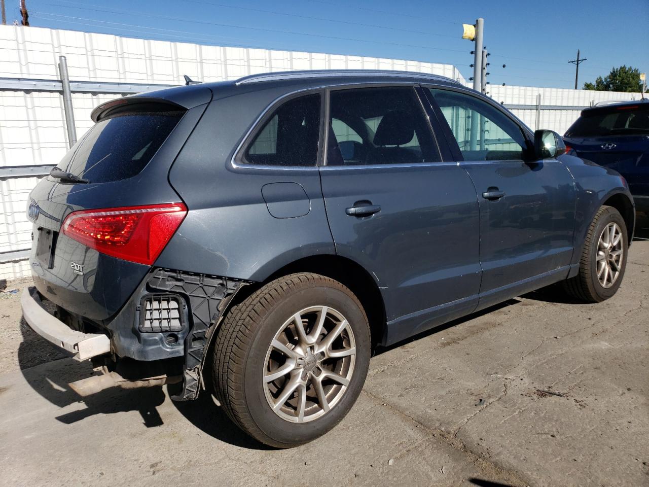 Image 3 of 2011 AUDI Q5 PREMIUM PLUS 2011 with VIN WA1LFAFP9BA049548