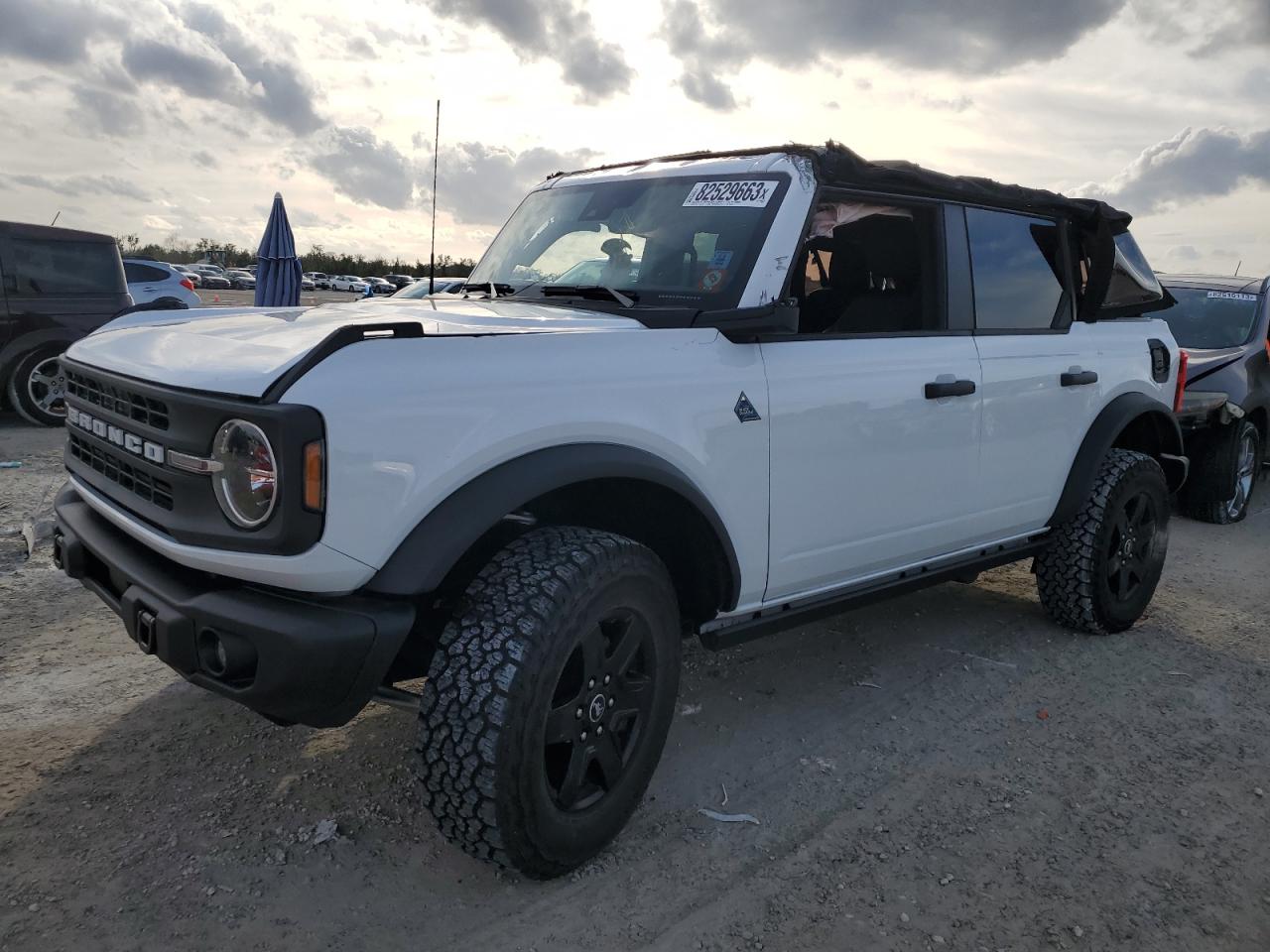 Изображение 1 2022 FORD BRONCO BASE 2022 с VIN 1FMEE5DP0NLB59694