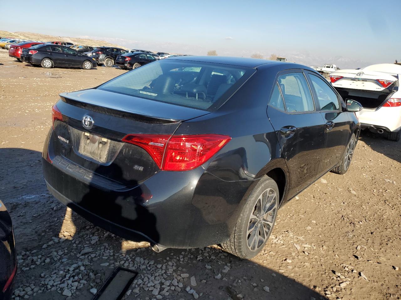 Изображение 3 2018 TOYOTA COROLLA L 2018 с VIN 5YFBURHE3JP809095