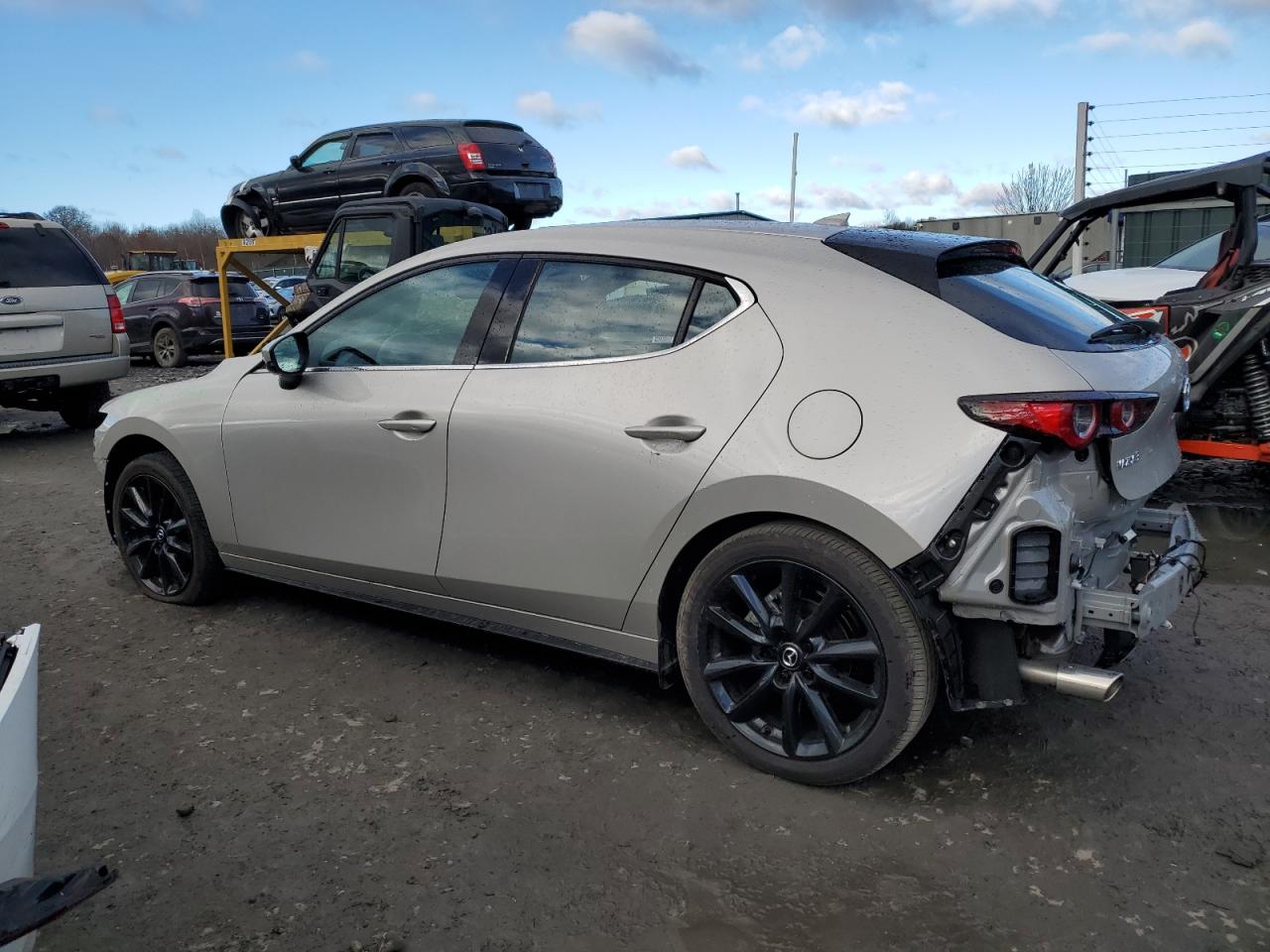 Изображение 2 2023 MAZDA 3 PREMIUM 2023 с VIN JM1BPAMMXP1622245