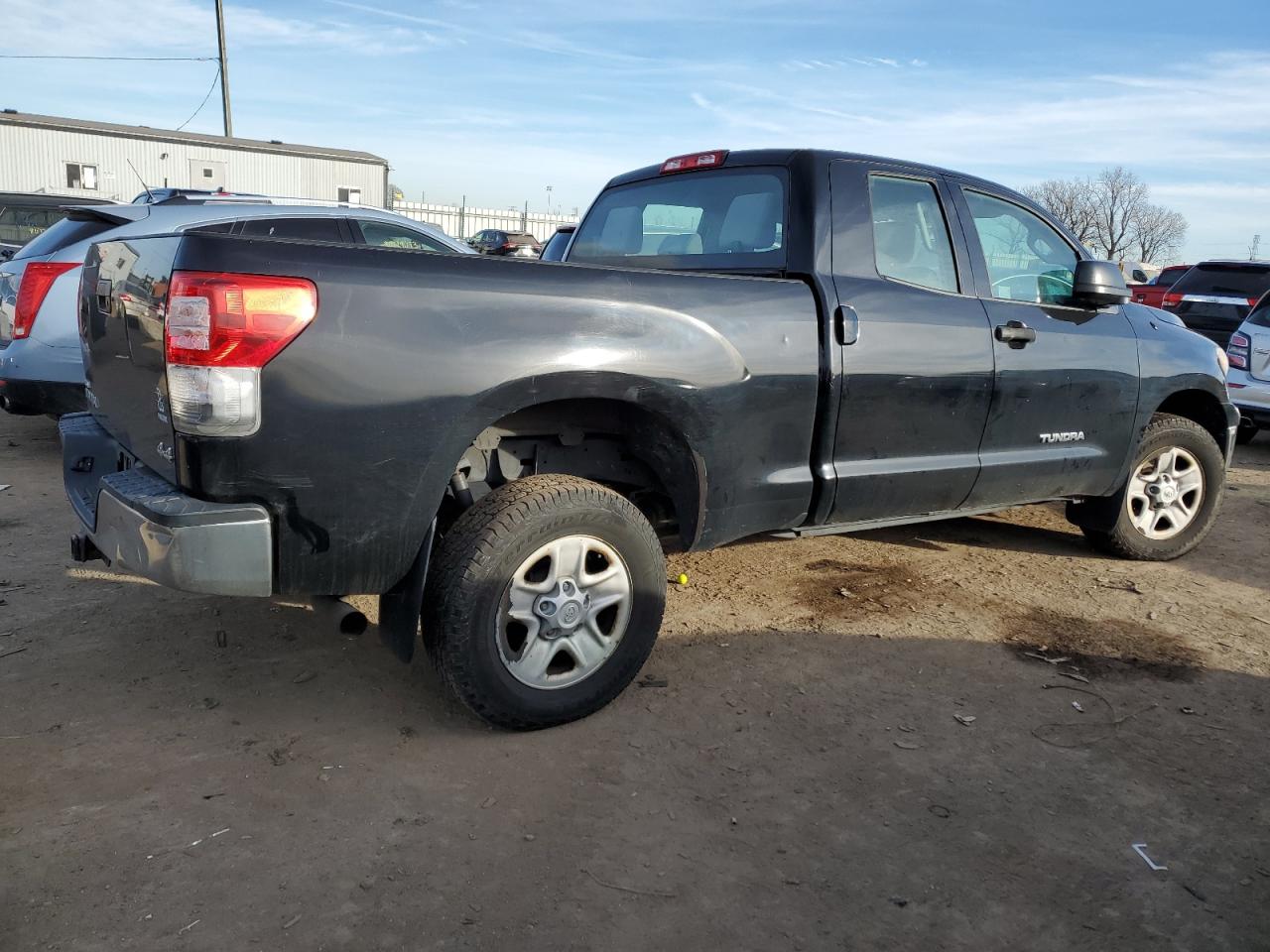 Изображение 3 2012 TOYOTA TUNDRA DOUBLE CAB SR5 2012 с VIN 5TFUM5F1XCX038477