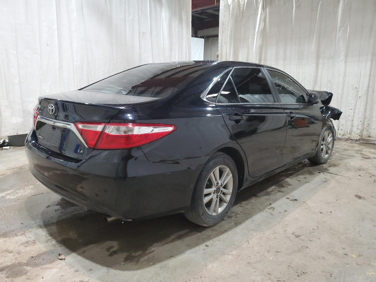 Obraz 3 z 2017 TOYOTA CAMRY LE 2017 z VIN 4T1BF1FK9HU447447