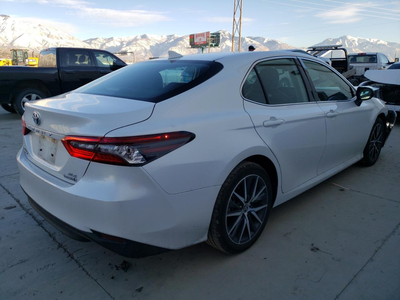 Obraz 3 z 2022 TOYOTA CAMRY XLE 2022 z VIN 4T1F31AK2NU594397