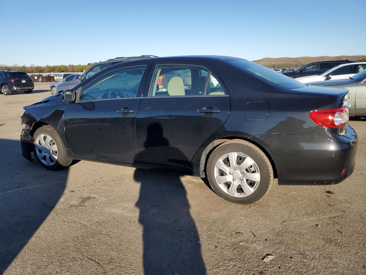 Image 2 of 2013 TOYOTA COROLLA BASE 2013 with VIN 2T1BU4EE0DC032189