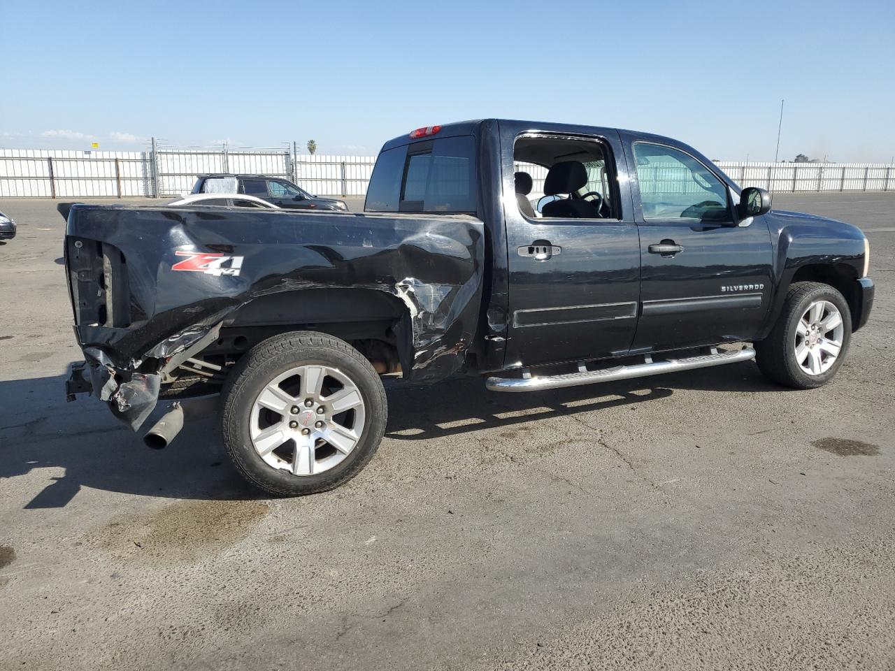 Obraz 3 z 2011 CHEVROLET SILVERADO K1500 LT 2011 z VIN 3GCPKSE3XBG357157