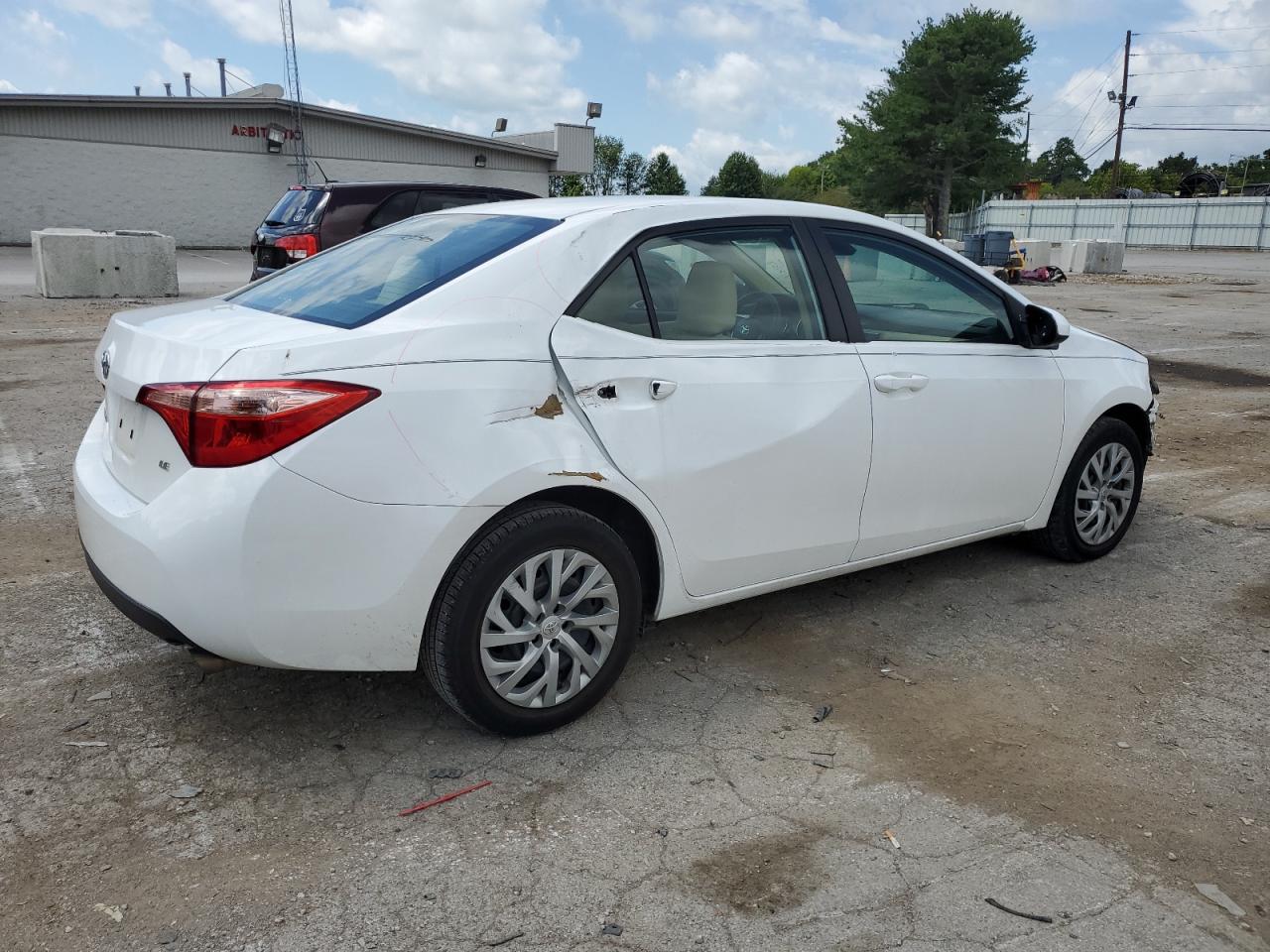 Изображение 3 2019 TOYOTA COROLLA L 2019 с VIN 2T1BURHE0KC223391