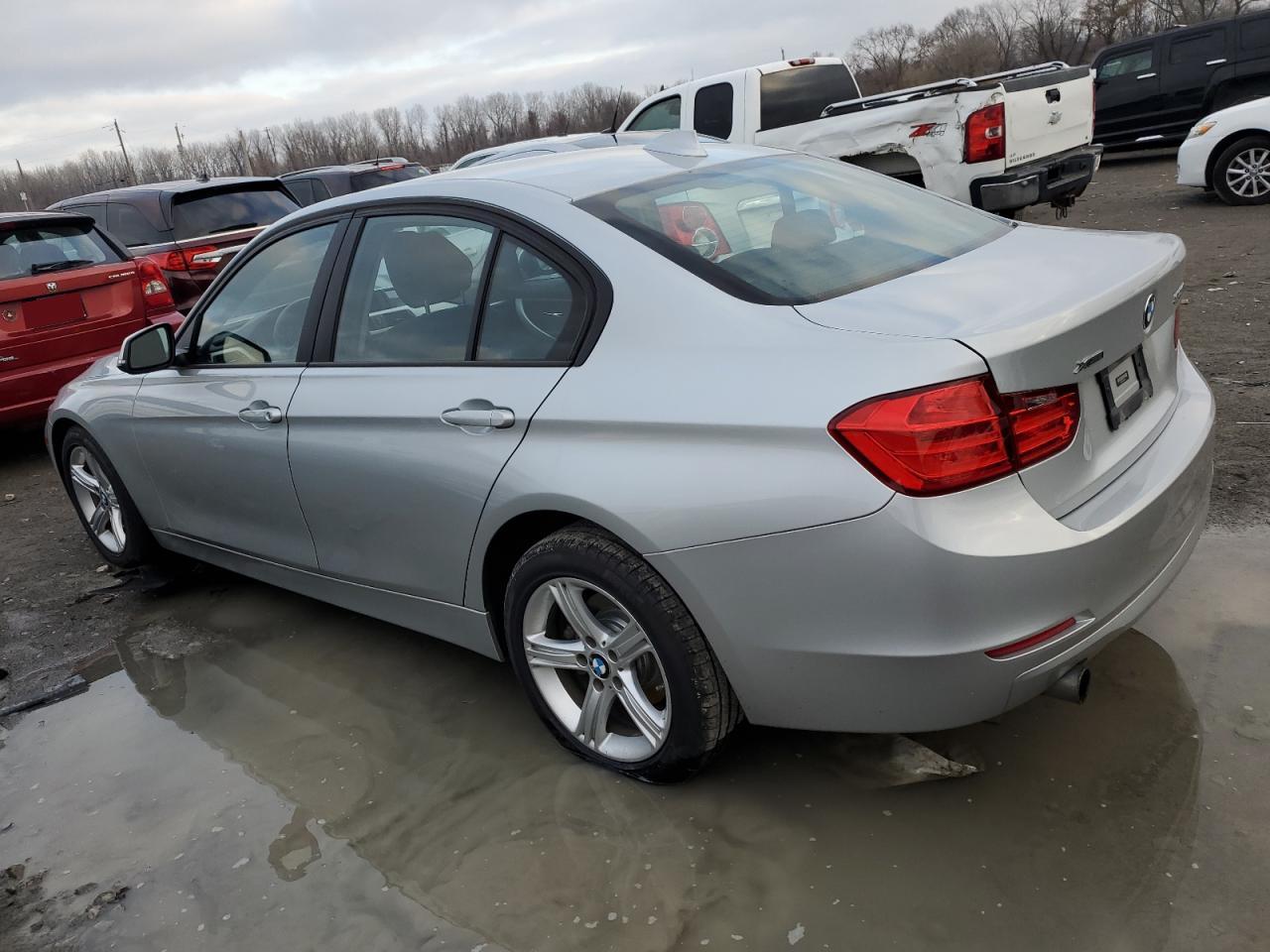 Image 2 of 2013 BMW 320 I XDRIVE 2013 with VIN WBA3C3C5XDF981483