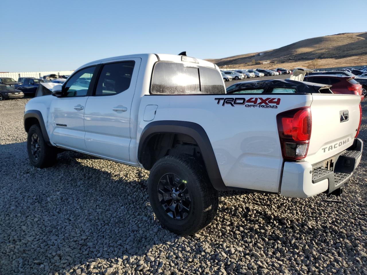 Obraz 2 z 2019 TOYOTA TACOMA DOUBLE CAB 2019 z VIN 3TMCZ5AN8KM277103