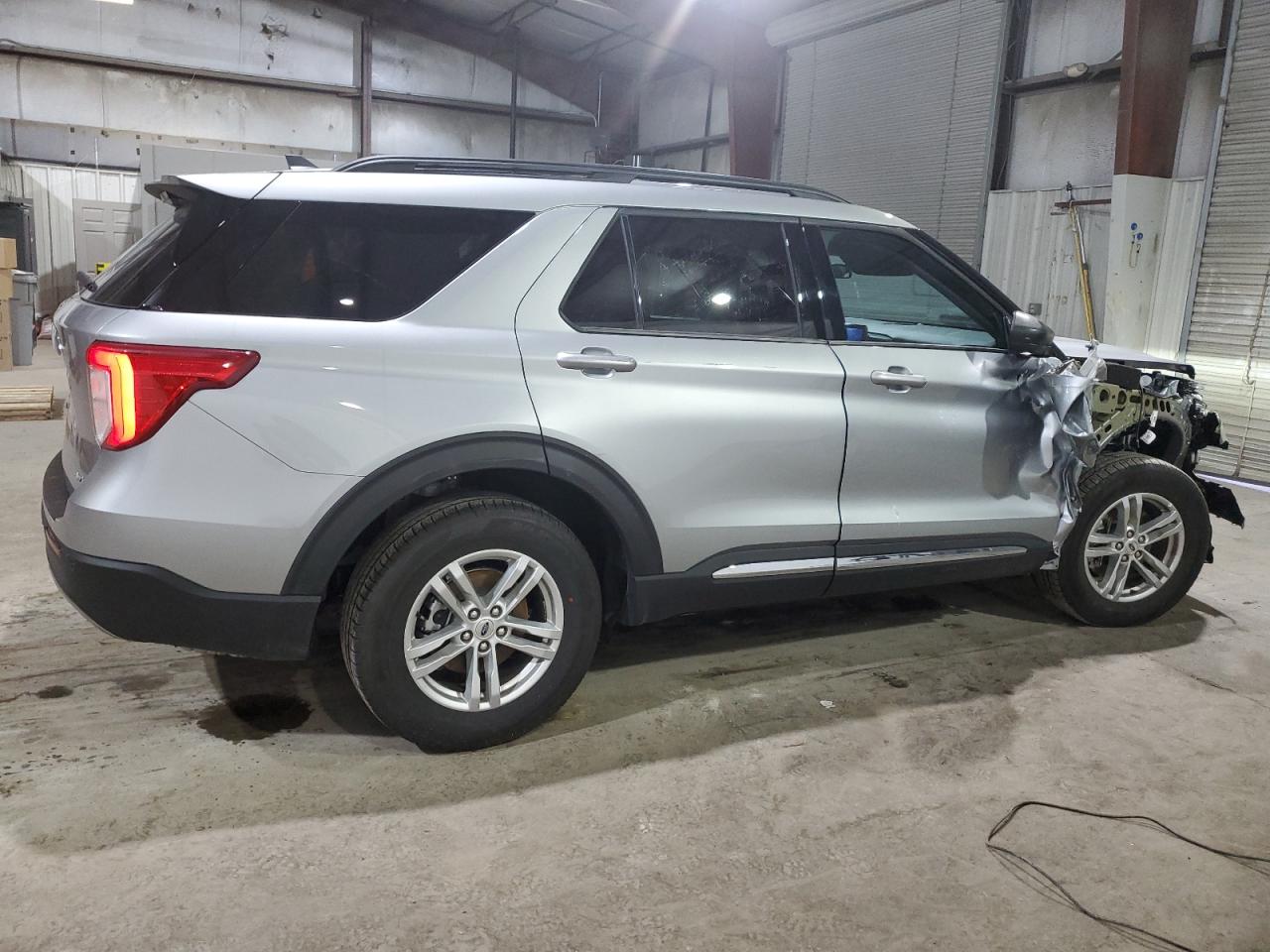 Изображение 3 2023 FORD EXPLORER XLT 2023 с VIN 1FMSK8DH3PGB19367