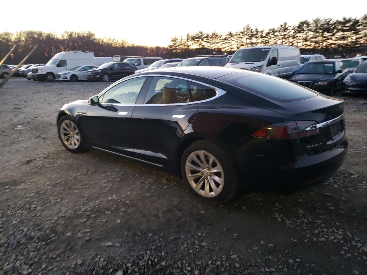 Изображение 2 2016 TESLA MODEL S  2016 с VIN 5YJSA1E2XGF137464