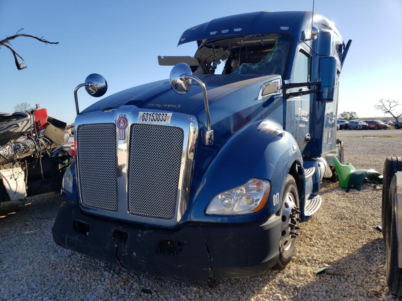 Image 2 of 2019 KENWORTH CONSTRUCTION T680 2019 with VIN 1XKYDP9X2KJ237347