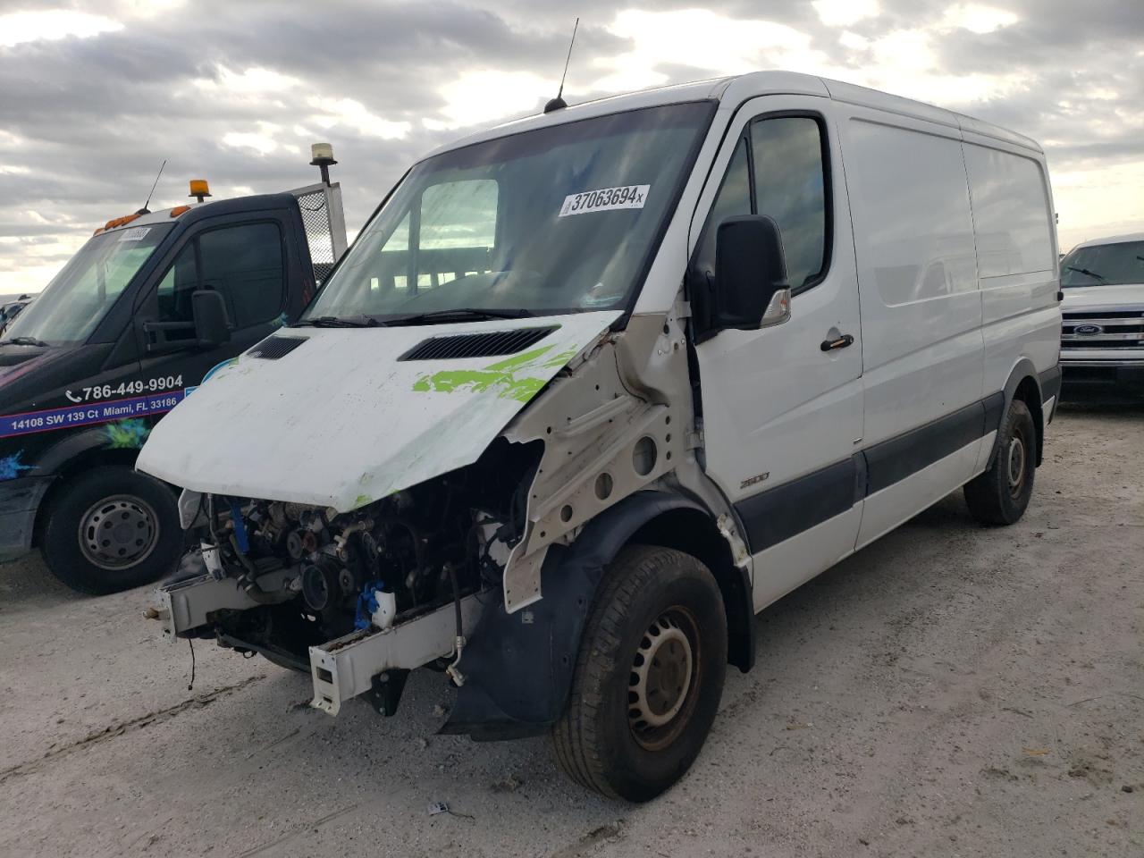 Obraz 1 z 2015 MERCEDES-BENZ SPRINTER 2500 2015 z VIN WD3PE7CCXFP147497