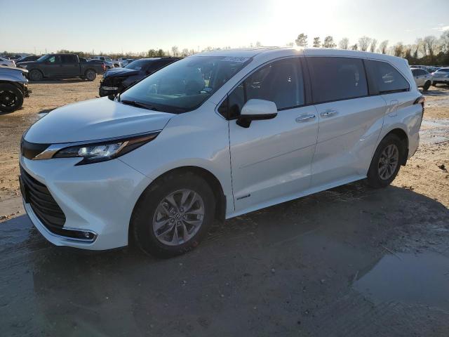Изображение 2021 TOYOTA SIENNA XLE 2021