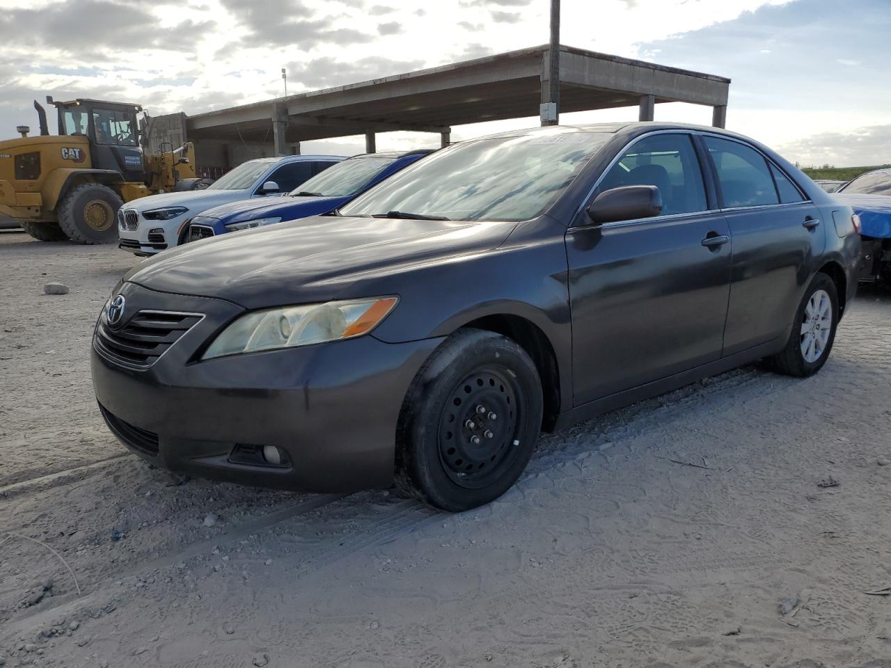 Image 1 of 2007 TOYOTA CAMRY LE 2007 with VIN 4T1BK46K77U521122