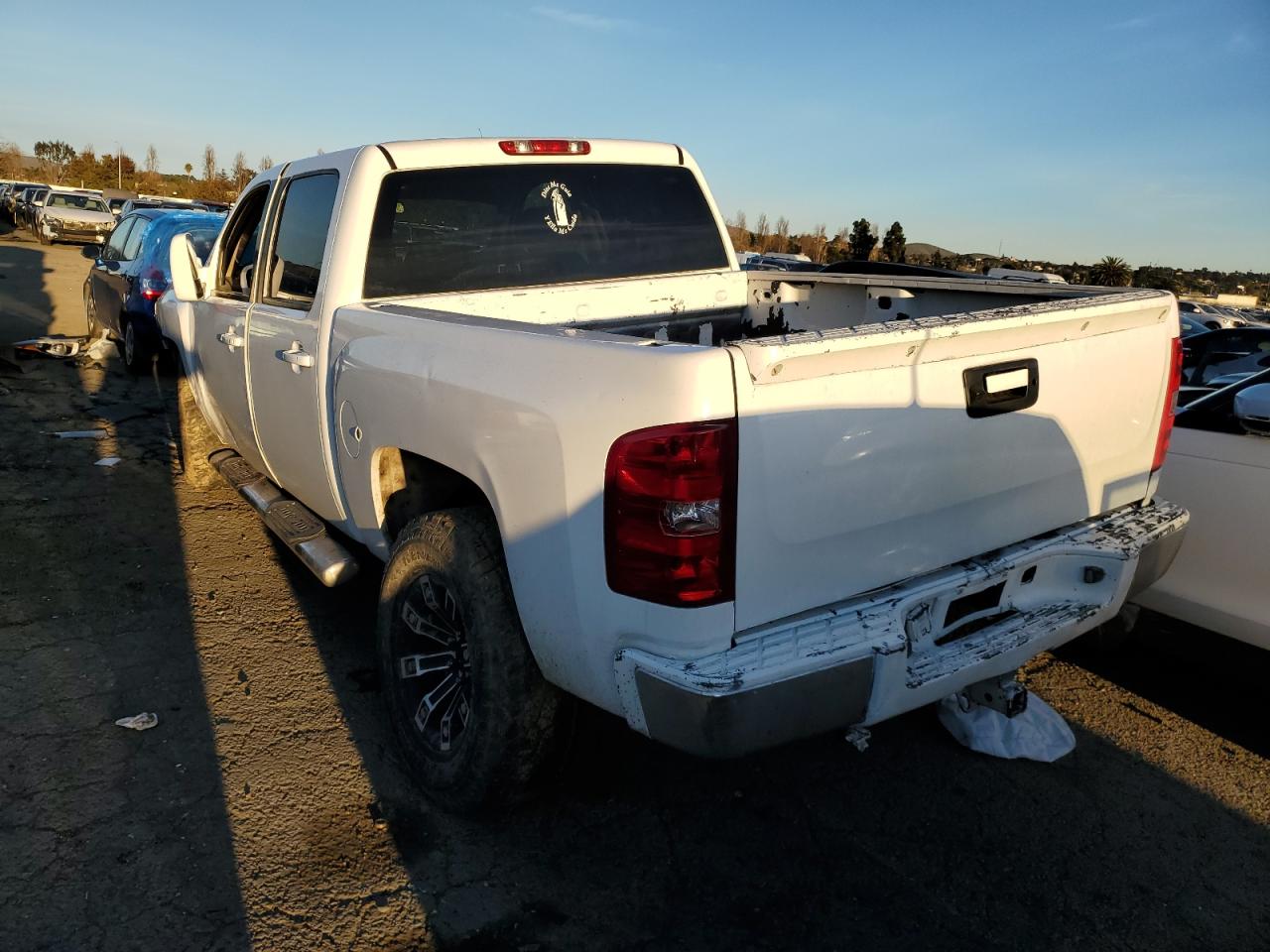 Image 2 of 2007 CHEVROLET SILVERADO C1500 CREW CAB 2007 with VIN 2GCEC13C171686802