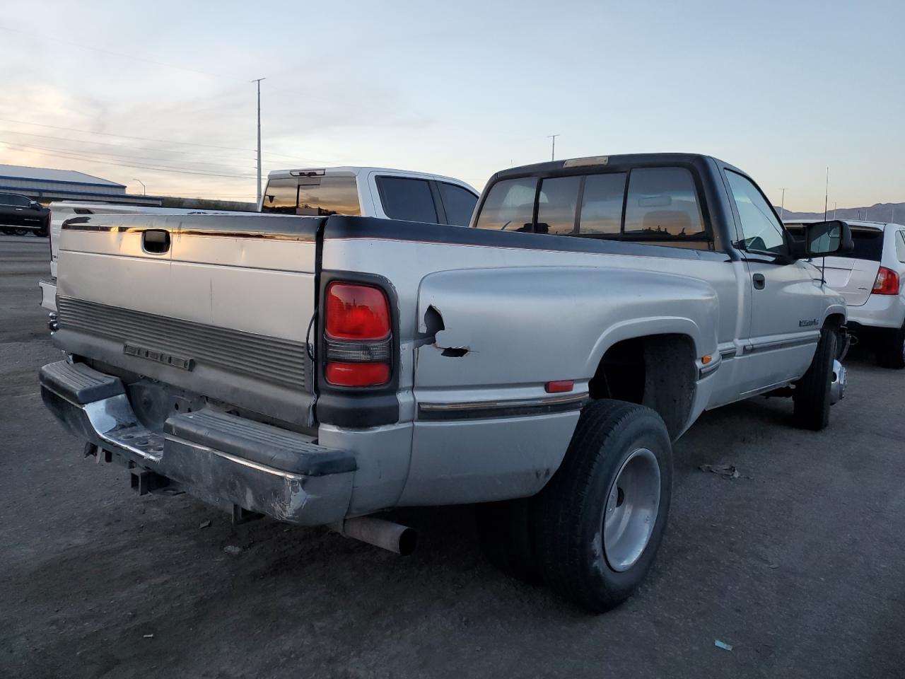 Изображение 3 1994 DODGE RAM 3500  1994 с VIN 1B7MC36W8RS664294