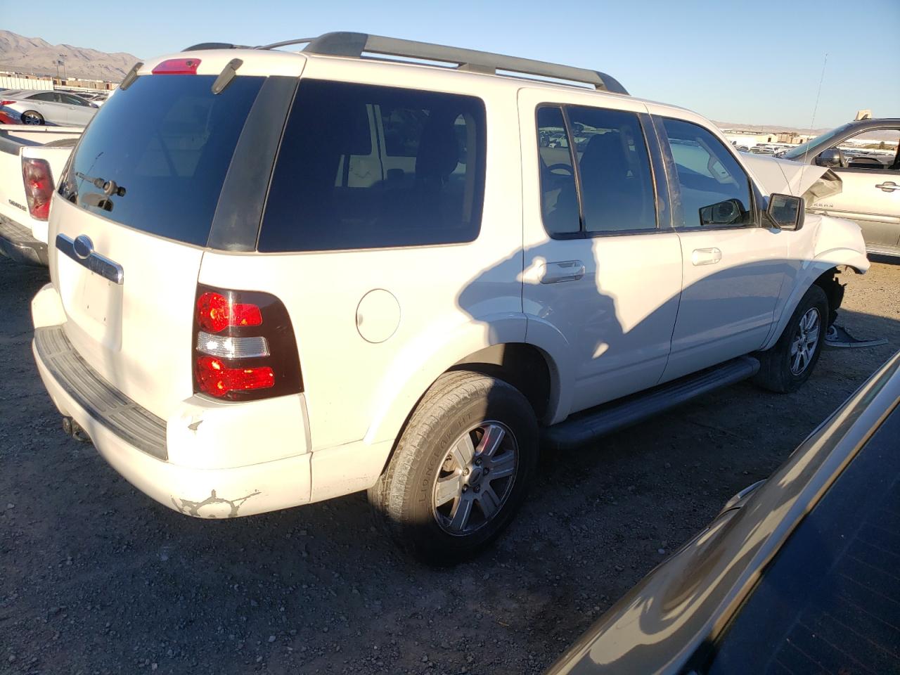 Image 3 of 2010 FORD EXPLORER XLT 2010 with VIN 1FMEU6DE0AUA11878