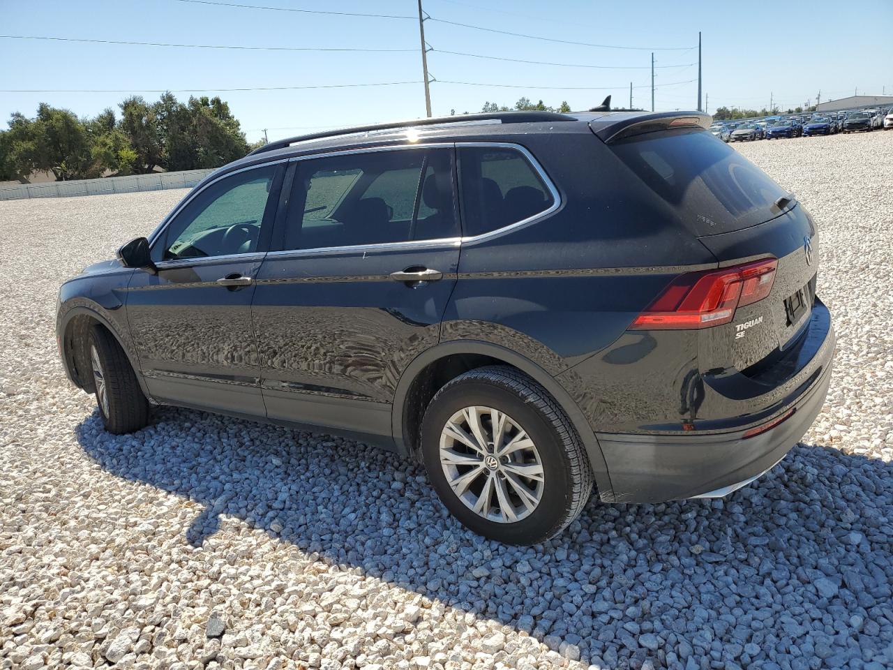 Image 2 of 2019 VOLKSWAGEN TIGUAN SE 2019 with VIN 3VV3B7AXXKM044438