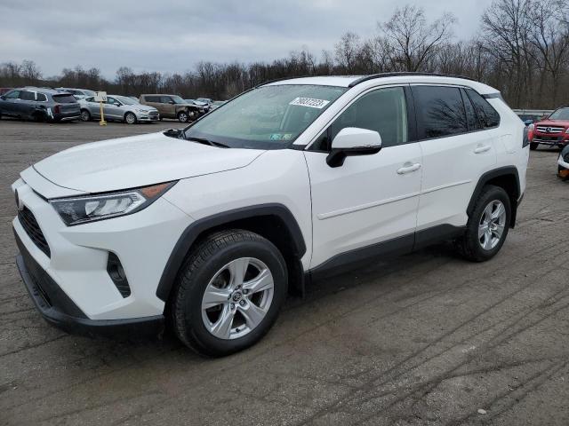 Image 1 of 2020 TOYOTA RAV4 XLE 2020 with VIN JTMP1RFV8LD527316